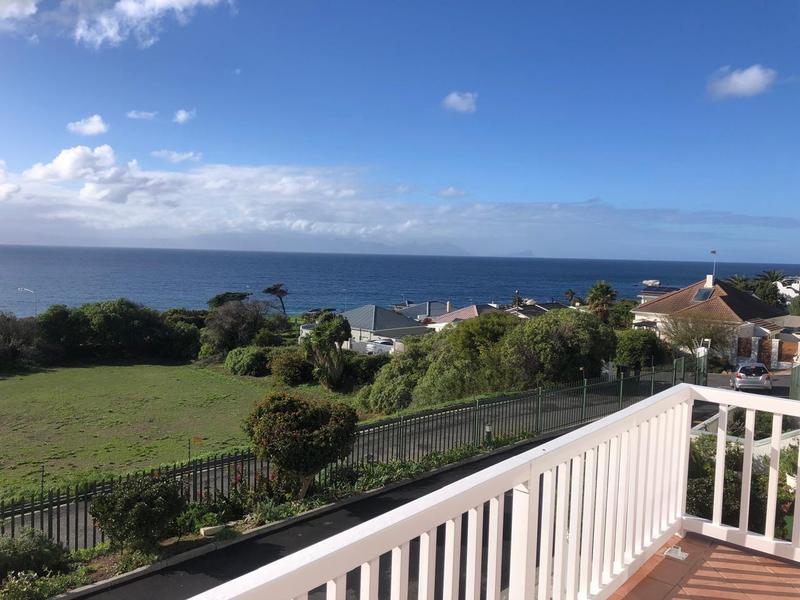 To Let 3 Bedroom Property for Rent in Simons Town Western Cape